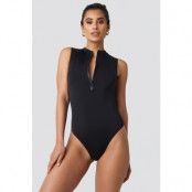 Hannalicious x NA-KD Front Zip Sporty Swimsuit - Black