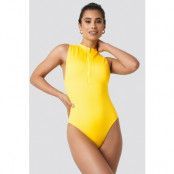 Hannalicious x NA-KD Front Zip Sporty Swimsuit - Yellow