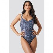 Hannalicious x NA-KD Striped Elastic Detail Swimsuit - Blue