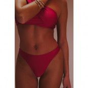 NA-KD Glansiga bikinitrosa med hög skärning - Pink