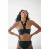 NA-KD Swimwear Rynkade bikinitrosor med hög midja - Black