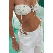 Amanda MPN x NA-KD Bikinitrosor med knytdetalj - Flower