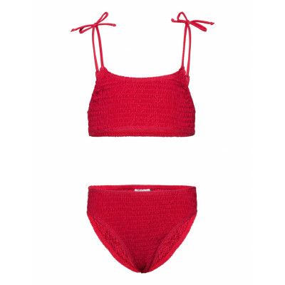 Sofie Schnoor Young Bikini Röd