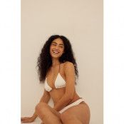 Ella Karberg x NA-KD Bikiniöverdel - White