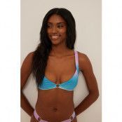 Misslisibell x NA-KD Bikinitopp med ringdetalj - Multicolor