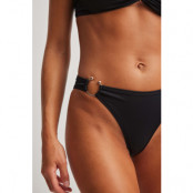 NA-KD Bikinitrosor med ringdetaljer - Black