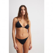 NA-KD Lingerie Bikinitrosa med tunt band - Black