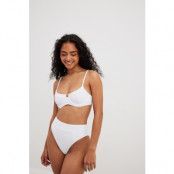 NA-KD Swimwear Bikinitrosa med hög midja och sömdetalj - White