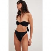 NA-KD Swimwear Bikinitrosa med hög skärning - Black