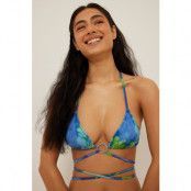 NA-KD Swimwear Glittrig bikinitopp med band och cirkeldetalj - Multicolor