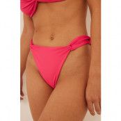 NA-KD Swimwear Recycled bikinitrosa med hög benskärning - Pink