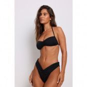 NA-KD Swimwear Rynkad högt skuren bikinitrosa - Black