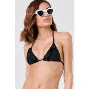 NA-KD Swimwear V neck Frill Bikini Top - Black