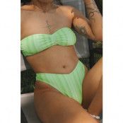 Widya Soraya x NA-KD V-formade bikinitrosor med hög skärning - Green,Stripe