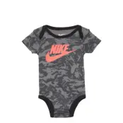Camo Hat, Bodysuit & Bib 3-Piece Set *Villkorat Erbjudande Bodies Short-sleeved Svart Nike