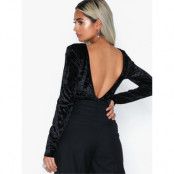 NLY Trend Scoop Back Velvet Body Bodys