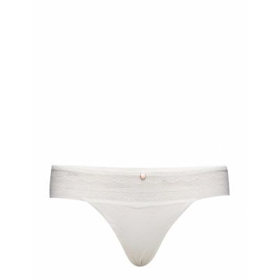 Kristen - String Stringtrosa Underkläder Vit Femilet