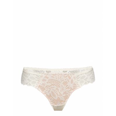 Shiloh String R Stringtrosa Underkläder Kräm Hunkemöller