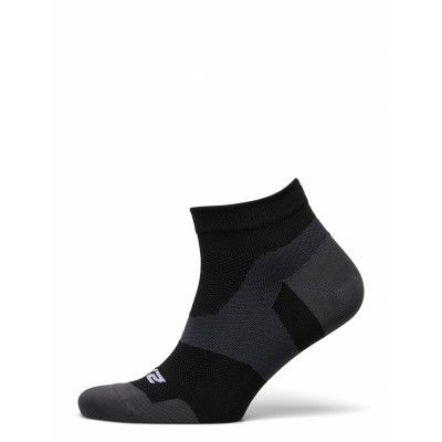 Vectr Ultralght 1/4 Crew Sock Ankelstrumpor Korta Strumpor Svart 2XU