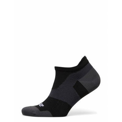Vectr Ultralight No Show Sock Ankelstrumpor Korta Strumpor Svart 2XU
