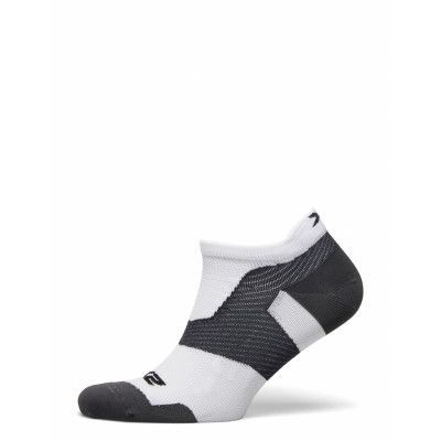 Vectr Ultralight No Show Sock Ankelstrumpor Korta Strumpor Vit 2XU